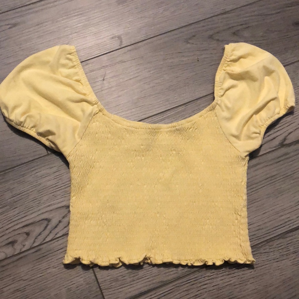Yellow Hollister top puff sleeves
